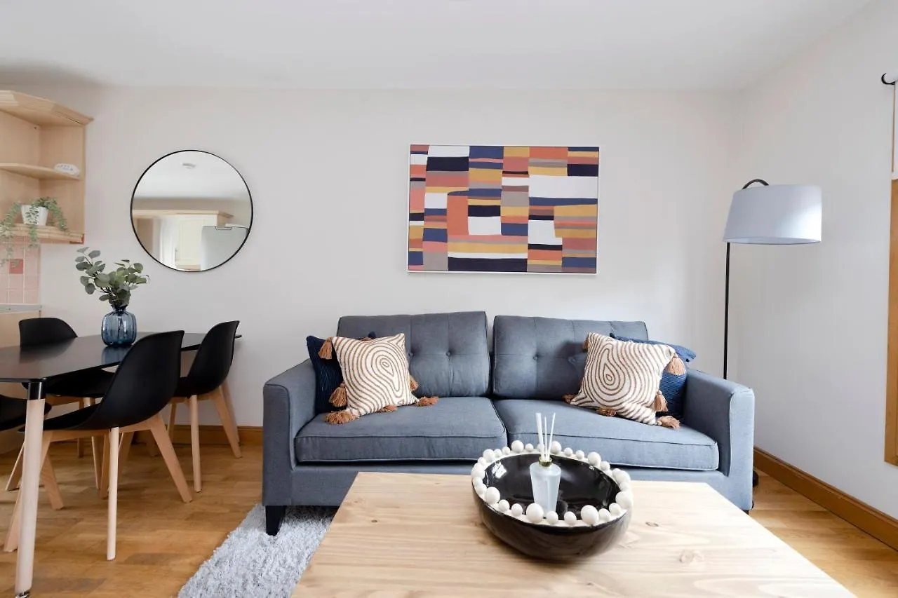 Joivy Bright And Cosy Flat Near The Scotland Gallery Edinburgh