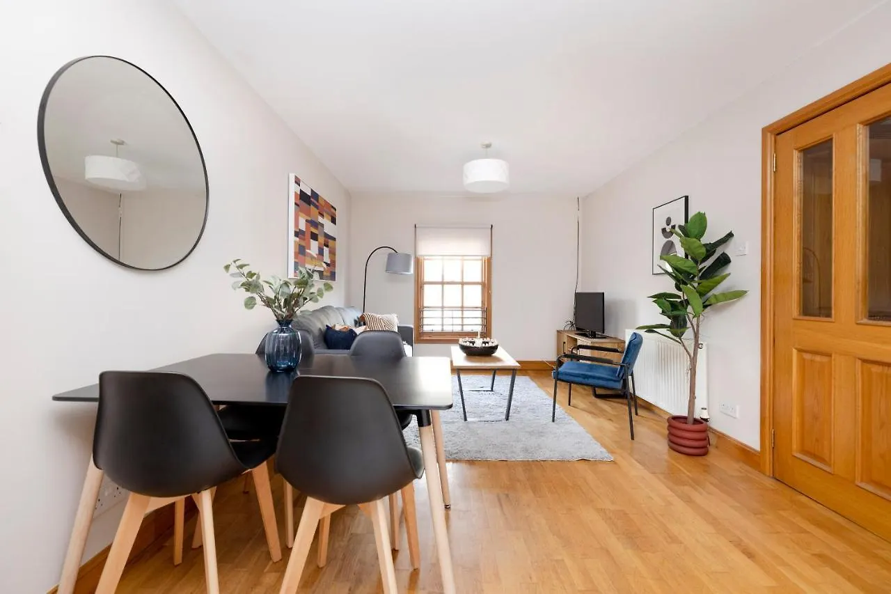 Apartment Joivy Bright And Cosy Flat Near The Scotland Gallery Edinburgh