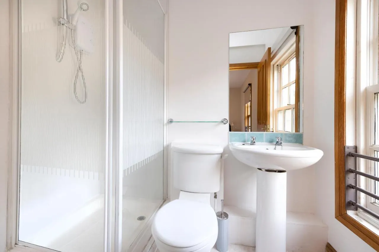 Apartment Joivy Bright And Cosy Flat Near The Scotland Gallery Edinburgh