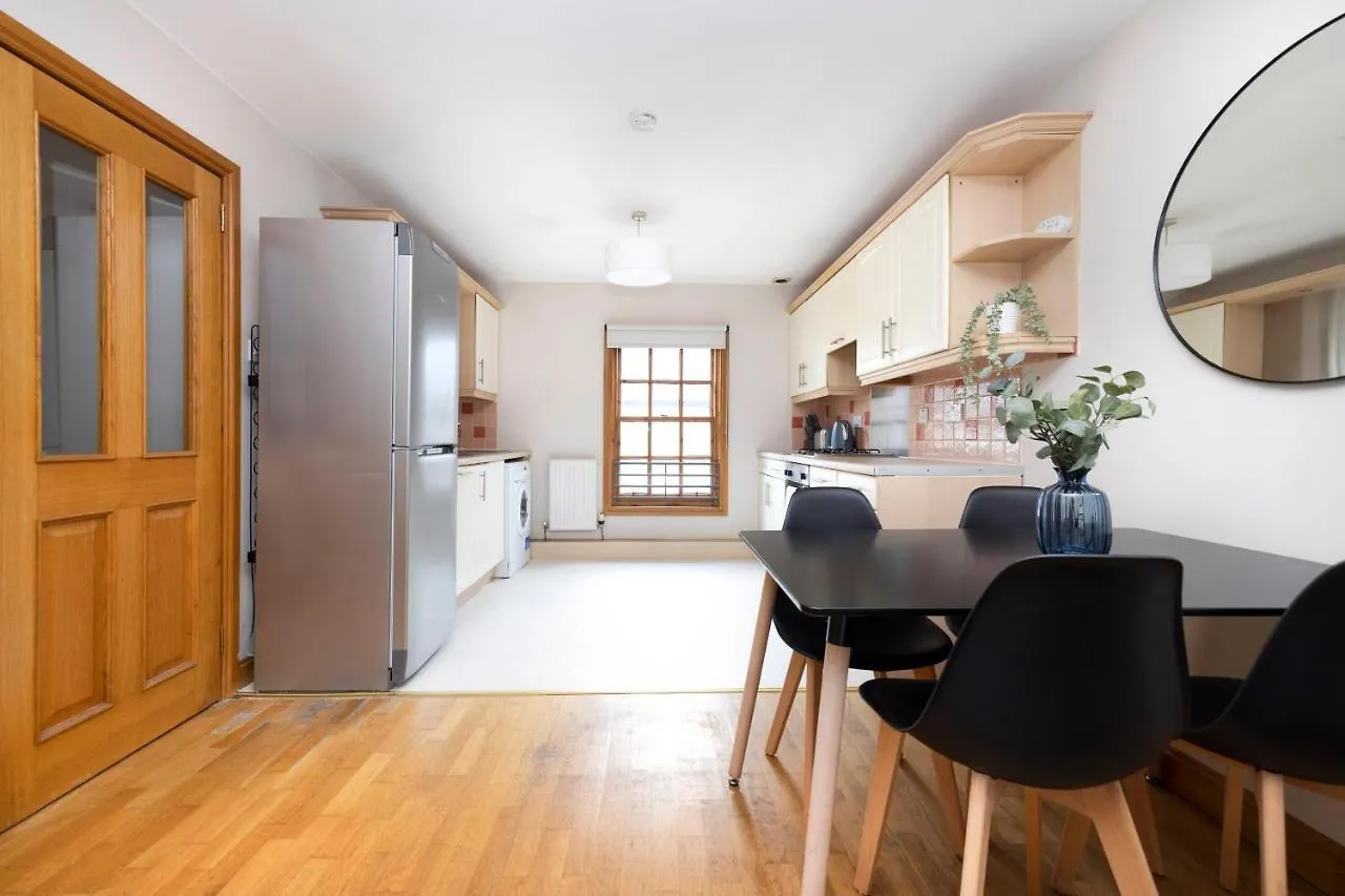 Apartment Joivy Bright And Cosy Flat Near The Scotland Gallery Edinburgh United Kingdom