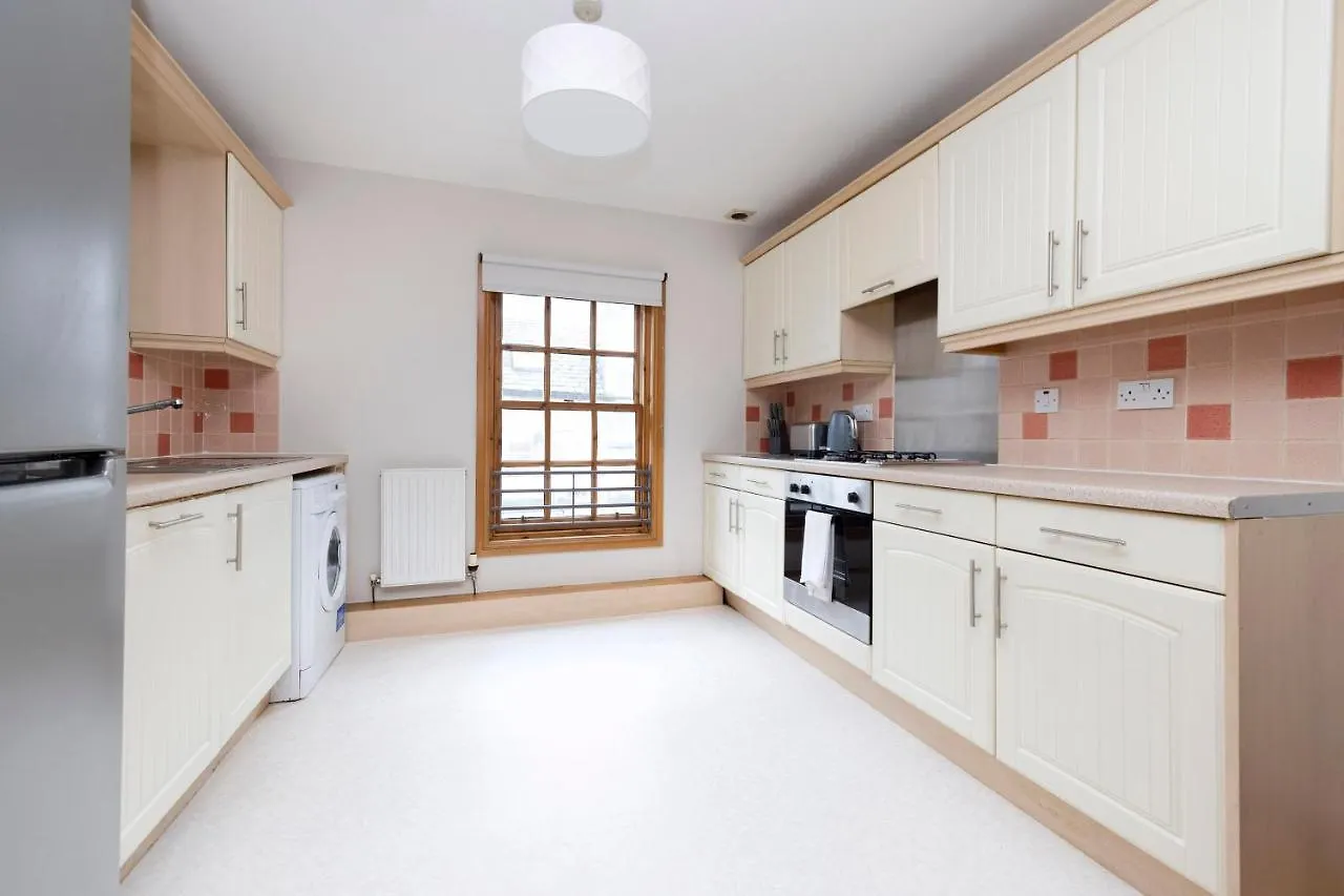 Joivy Bright And Cosy Flat Near The Scotland Gallery Edinburgh