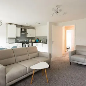 https://the-beeches-3-services-apartment.yorkshirehotels.net