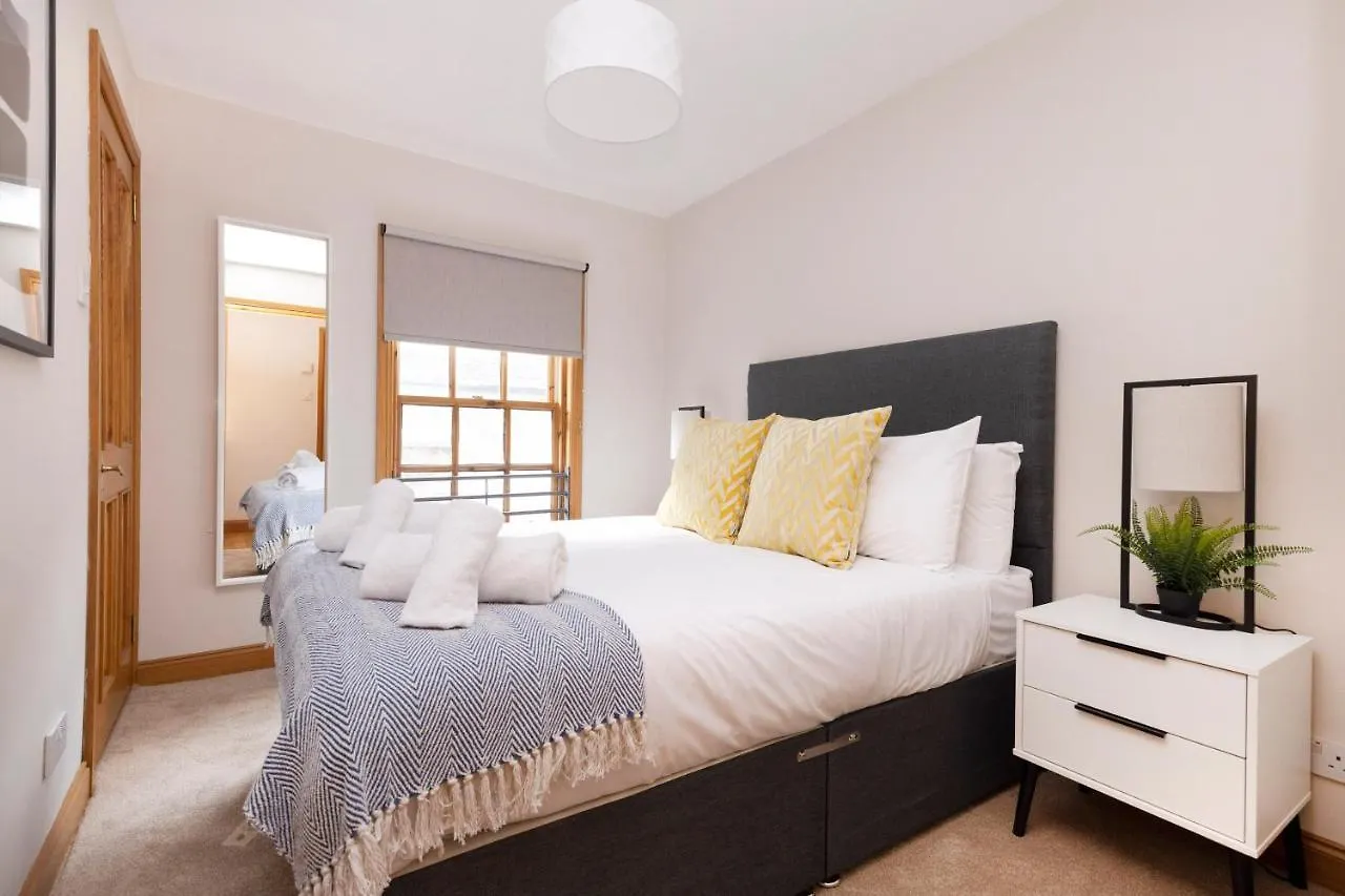 Joivy Bright And Cosy Flat Near The Scotland Gallery Edinburg 0*,