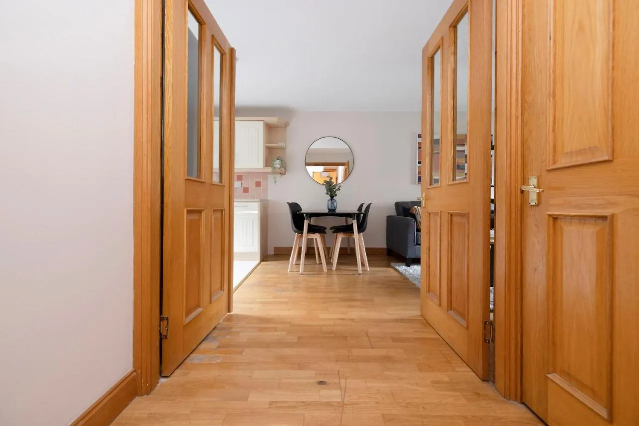 Joivy Bright And Cosy Flat Near The Scotland Gallery Edinburg
